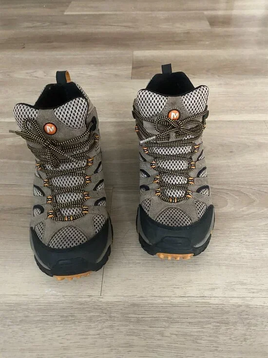 Merrell Moab Hiking Shoes | Women’s 11 | Men’s 9 | Walnut Vibram Trail Outdoor