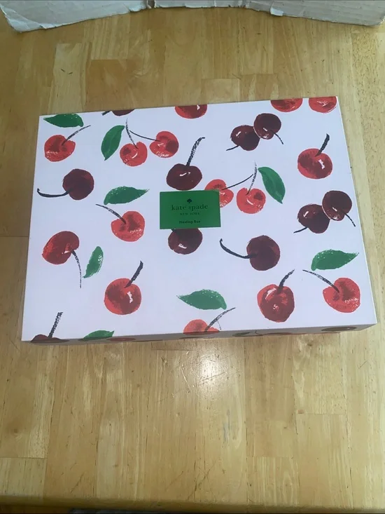 kate spade magnetic closure lite pink Cherry Nesting Box small mark inside left
