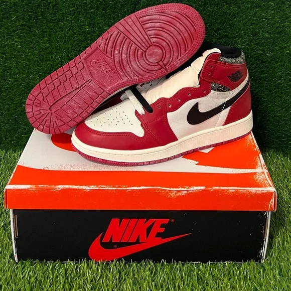 NEW Air Jordan 1 Retro High OG Chicago Lost and Found GS 6.5Y / Women’s Size 8‎