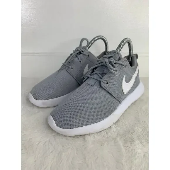 Nike Youth Roshe One Running Shoes Wolf Gray/White Size 2Y