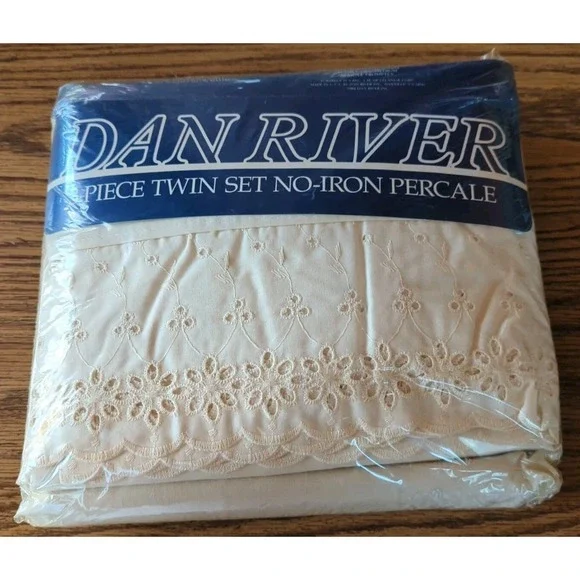 New NIP Vintage DAN RIVER Eyelet Collection Cream Ivory‎ Twin Sheet Set