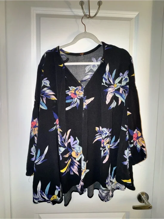 Free People Black Floral V-Neck Lightweight Top