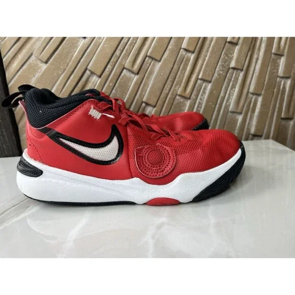 Nike Team Hustle D 11 (GS) Basketball Shoes Red Sneakers Youth 2 Y Big Kids Boys