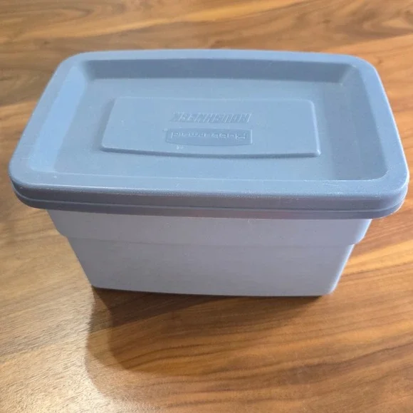 Rubbermaid Roughneck Storage Tote Small Plastic Bin Lid Blue 0475 4 Durable Home