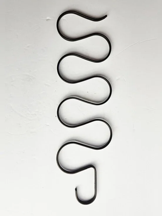 Serpentine Scarf Hanger - Bronze Finish Metal Closet Organizer for Ties, Belts,