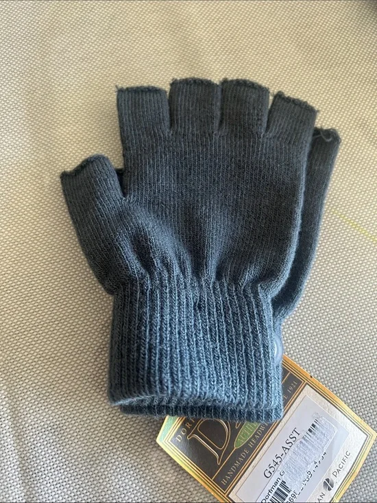 DPC Outdoor Design Women's Fingerless Gloves — Charcoal