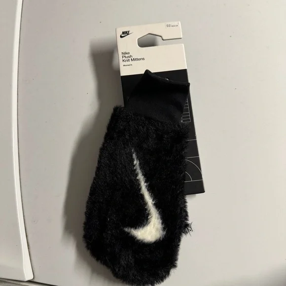 NWT Nike plush knit mittens black white swoosh gloves