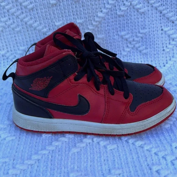 Air Jordan 1 Mid Reverse Bred Nike size 1Y