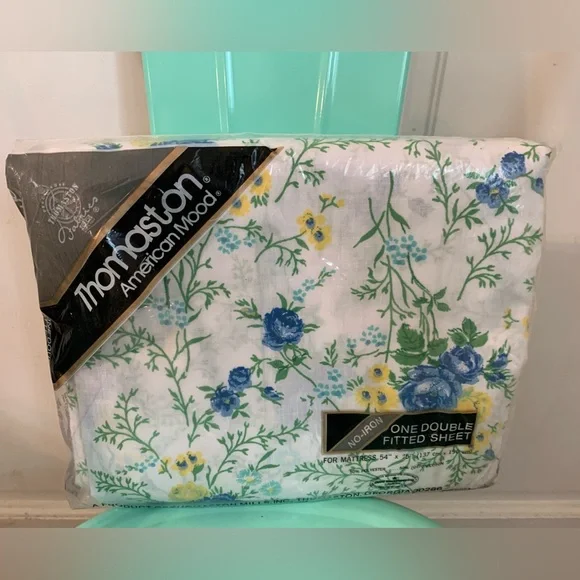 NWT Vintage Thomaston Blue & Yellow Floral Double Fitted Sheet 50/50 Cotton/Poly