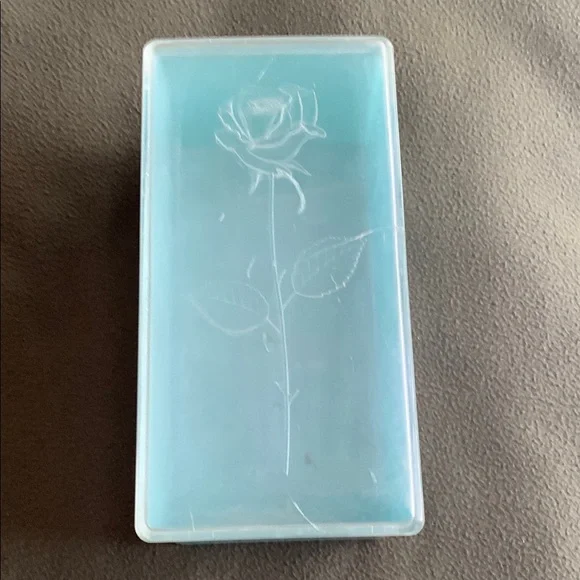 Vintage Wil-hold blue plastic container with lid. Approx 10” x 5” x 3 3/4”