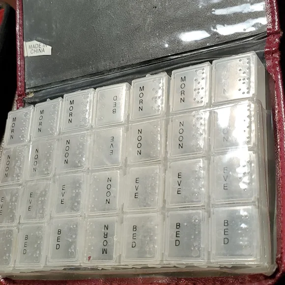 EUC, pill and vitamin sorter,great for travel or organizing, paisley print