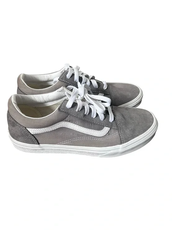 Vans  Low-Top Sneakers in Gray with White Stripe Size 7 Juniors/ 25CM
