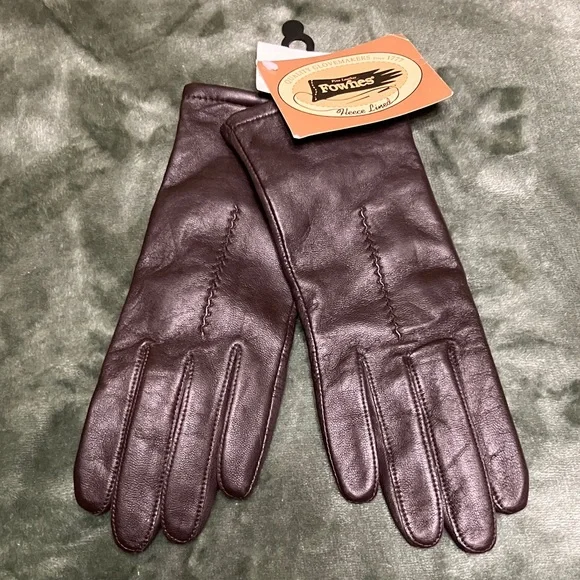 Women's vintage, genuine, leather fownes gloves