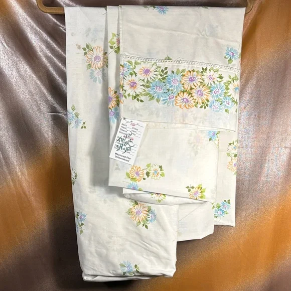 Vintage 70’s twin set. Some stains Cream Bedding Set‎ 158