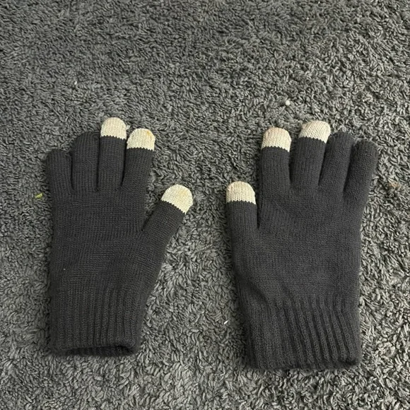 Used a few times dark grey gloves with textable fingertips
