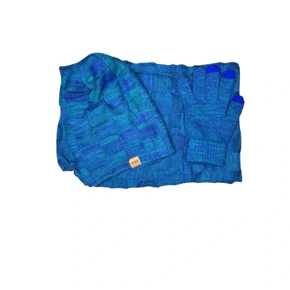 UGNQC Cozy Blue Knit Hat/Glove/Scarf set