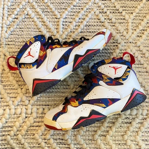 Size 6.5Y - Jordan 7 Retro‎ Sweater 2015