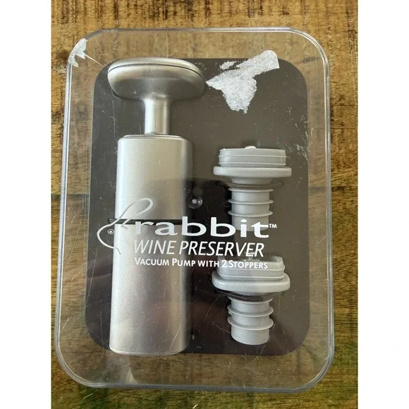 Metrokane Rabbit Wine Preserver Vacuum Pump with 2 Stoppers‎ new