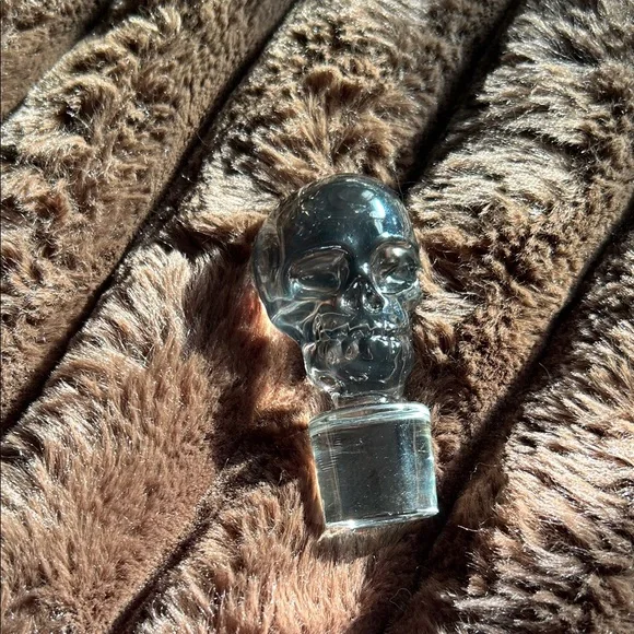 Clear Skull Glass Bottle Stopper