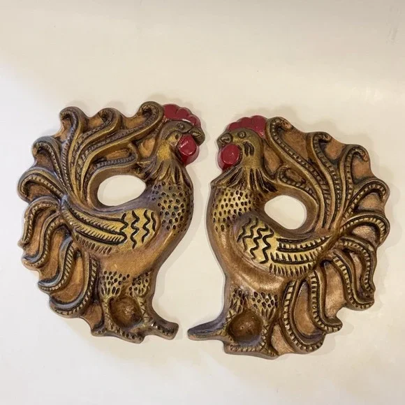 Vintage 50s Chalkware Pair Rooster‎ Plaques Hanging Wall Decor Farmhouse Rustic