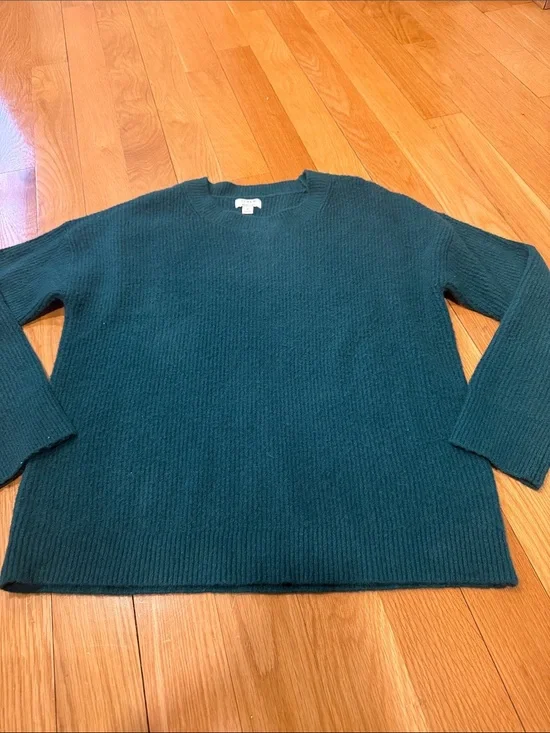 J.Crew Extra-soft women’s crew neck sweater size small.