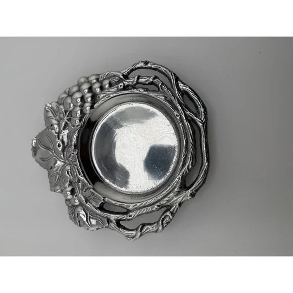 Arthur Court Grape Vine Aluminum Wine Bottle Coaster Silver Tone 1992 Vintage
