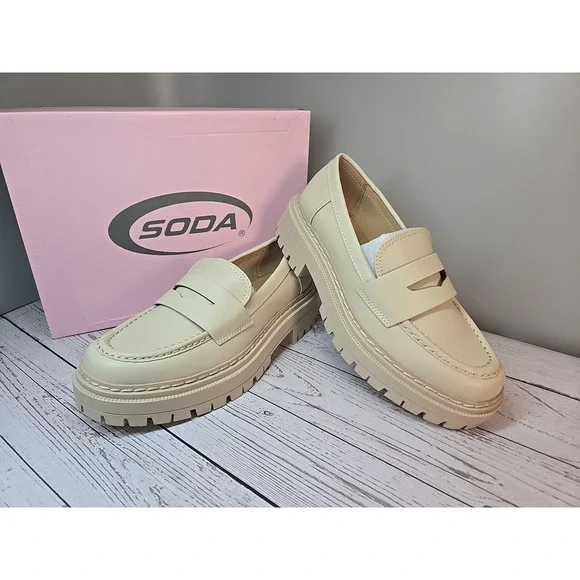 Soda‎ Womens Eureka Chunky Penny Loafer Bone Size 7.5 *New*