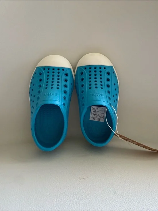 ☀️🌊 Native-style Kids Blue Slip-On Water Shoes with White Toe NWT