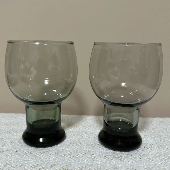 Vintage MCM EUC Set of 2 Federal Glass Sundown Smoke Gray Pedestal Beer Glasses