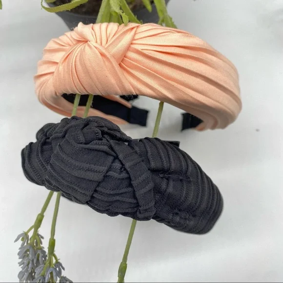 Women’s knot wide band textured fabric headbands bundle in black and peach NEW