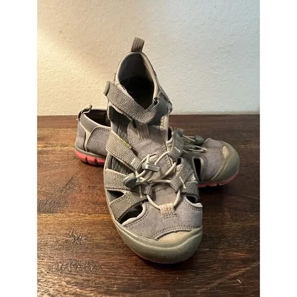 Keen Youth Water‎ Hiking Sandals Size 4