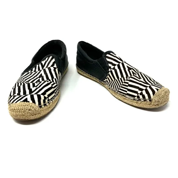 GB Gianni‎ Bini size 7 slip on style espadrille flats white black