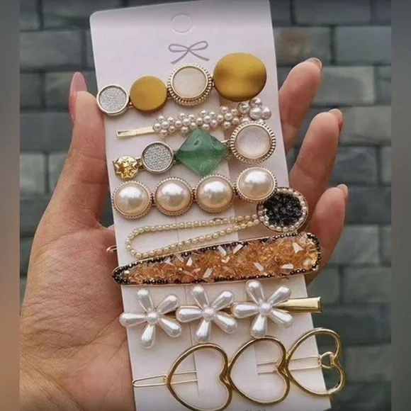 ✨NEW Elegant Gold and Pearl Hair Accessory Set