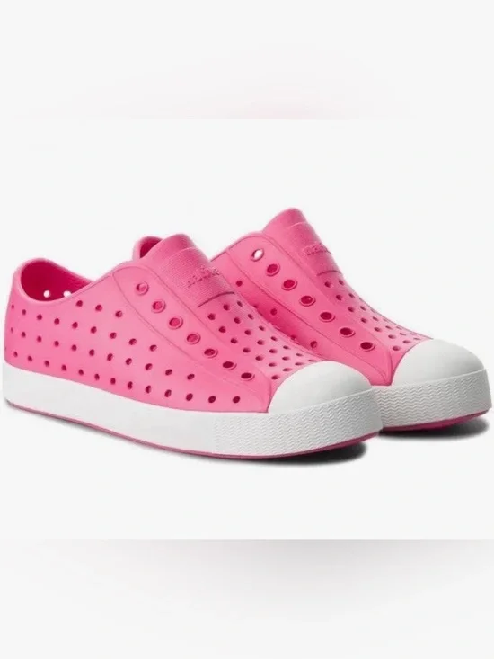 Native Shoes Pink Jefferson Slip-On Water Shoe in Pink, baby size 6