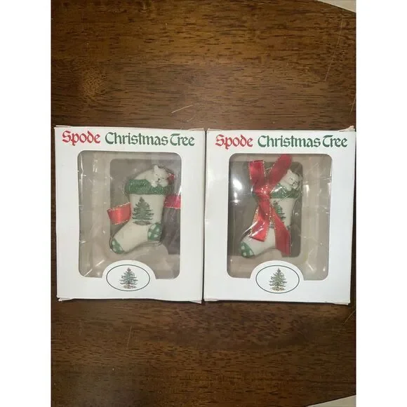 Spode Christmas Tree Collection Porcelain Socking with a Kitten Cat Ornament NEW