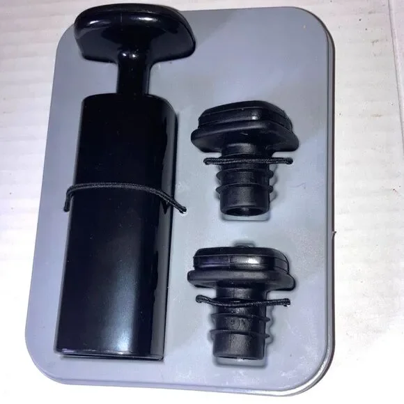 Wine Stoppers HOUDINI Wine Preserver Vacuum Pump with 2 Stoppers NEW Open Box