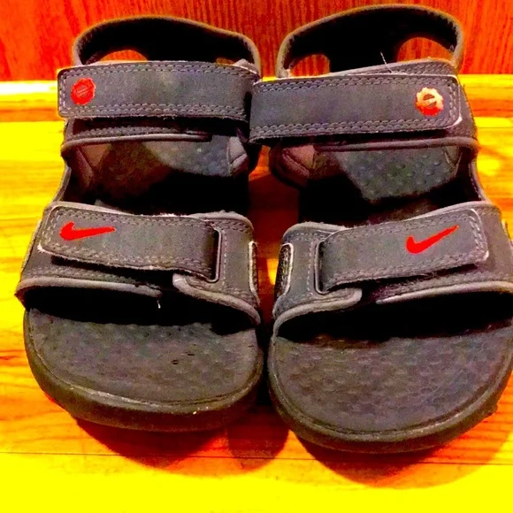 Nike Ndestrukt DRC 2 adj. strap red gray water hiking sandals boy’s Sz 2 VGUC