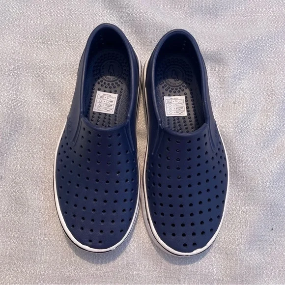 Native Kids Shoes in Navy Blue.