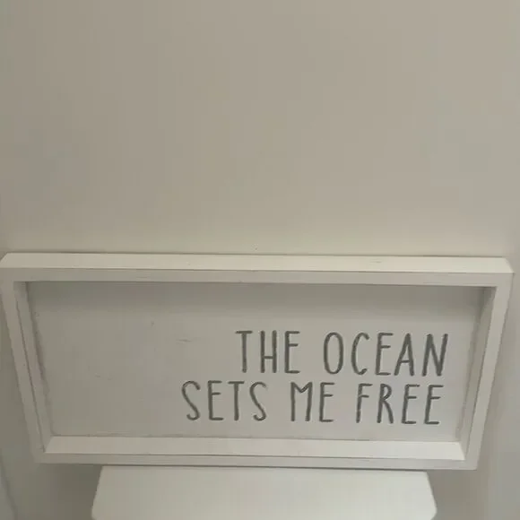 The Ocean Sets Me Free wall decor / brand new with sticker. Quill to Paper.