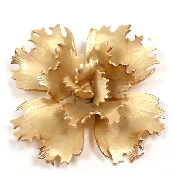 Vintage Giovanni Mate Chic Gold Floral Brooch