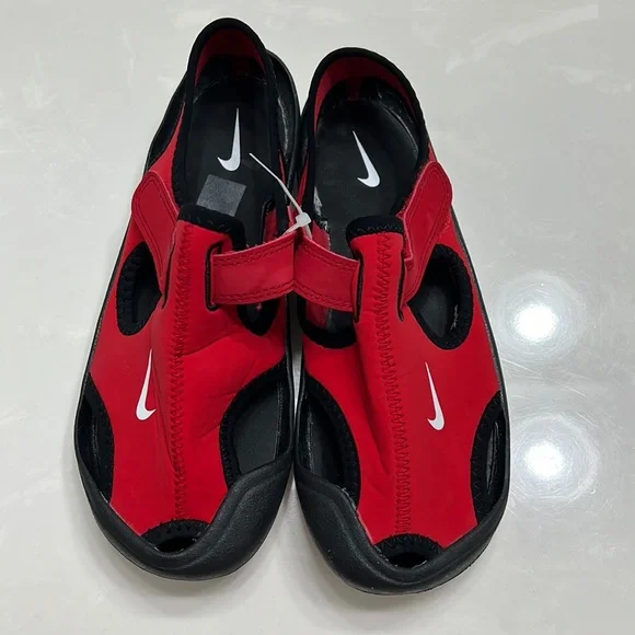 - NIKE BOYS SUNRAY PROTECT 2 OUT- DOOR water shoes SANDAL RED size 3Y
