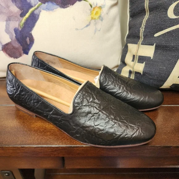 Vionic Willa II Loafer | Black Crinkle Leather | Size 10 | NWOT