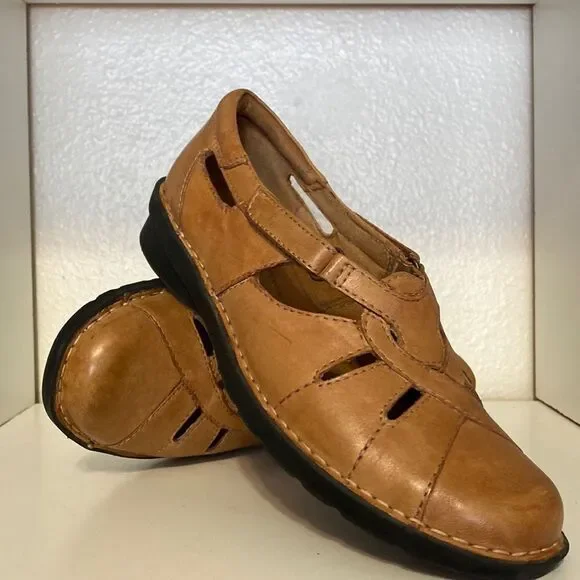 Clarks Bendables Womens Tan Leather Comfort Loafers