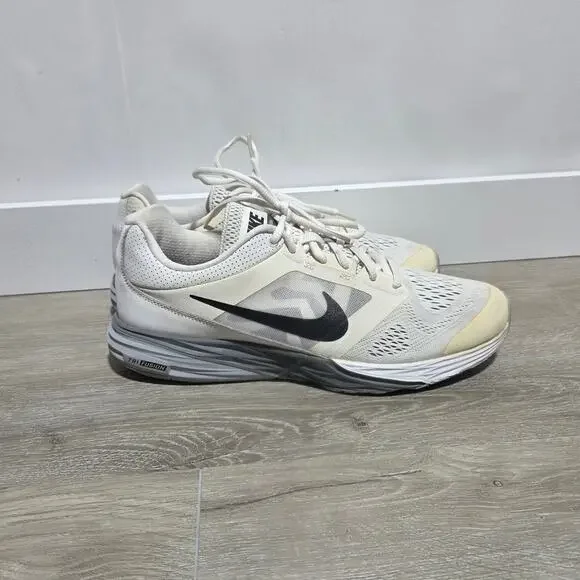 Nike Men's Tri Fusion Run White & Gray Running Shoes Size 9.5