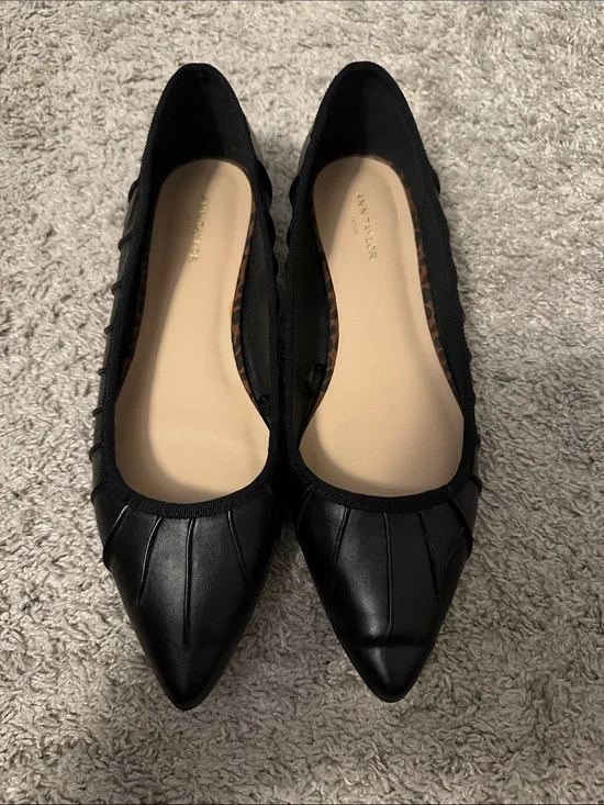 Ann Taylor Black Pointed-Toe Pleated Ballet Flats