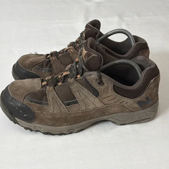 New Balance‎ 605 Hiking Trail Shoes Mens 9.5 4E Brown Upper Suede Abzorb MW605BR