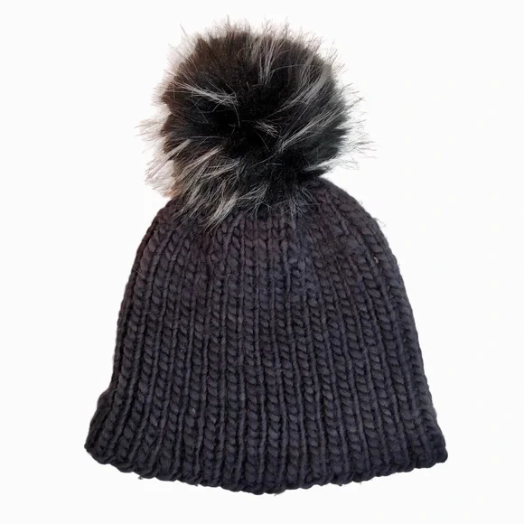 Chunky Knit Beanie‎ with Removable Oversized Pom-Pom
