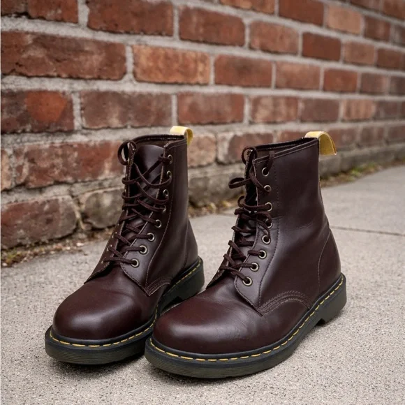 Dr‎ Martens Burgundy Lace-Up Boots burgandy cherry red Crazy Horse men’s size 10