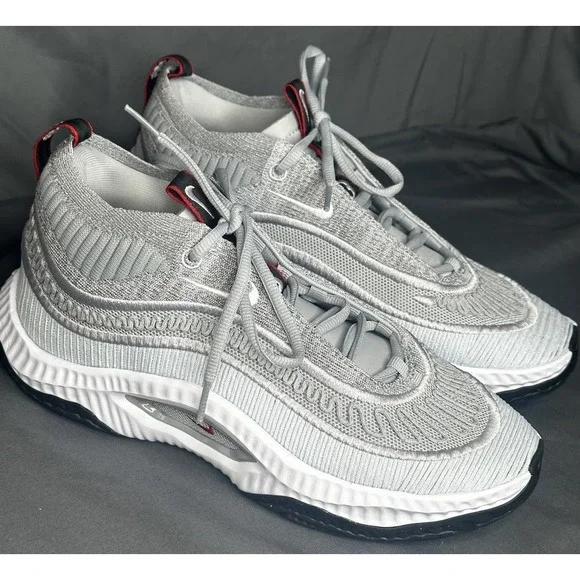 Nike Cosmic Unity 3 Varsity Platinum Silver Basketball Shoes US Men's Size 8 NEW
