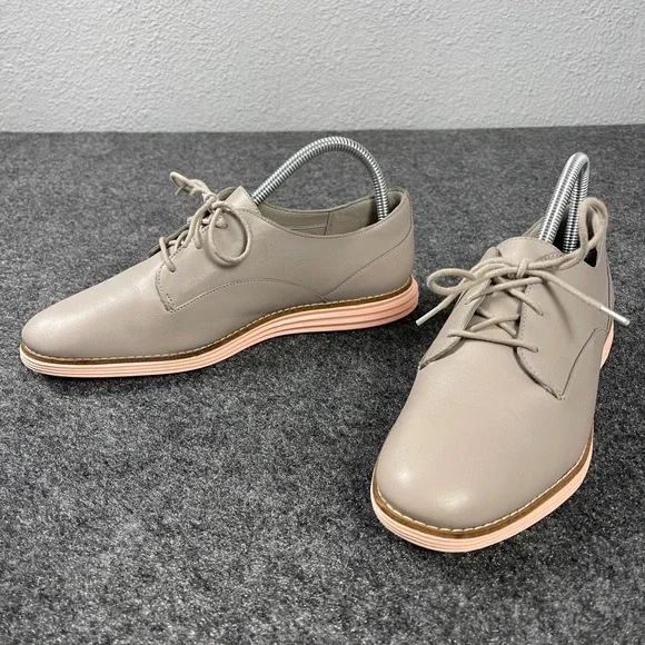 Cole Haan Original Grand Oxford Womens 7.5B Gray Leather Pink Sole Casual W17145